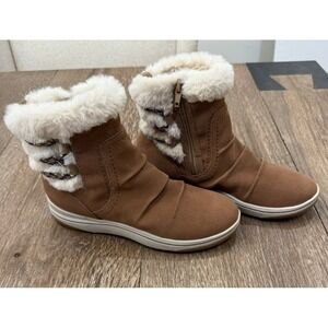 Clark's Brown Faux Suede Fur‎ Trim Ankle Boots Side Zip Size 5